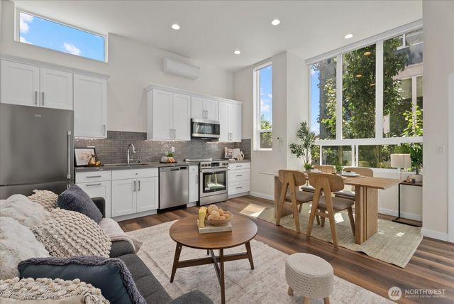 513 S Sullivan Street, Seattle, WA 98108