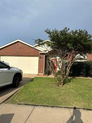 6407 Wolf Creek Court, Arlington, TX 76018