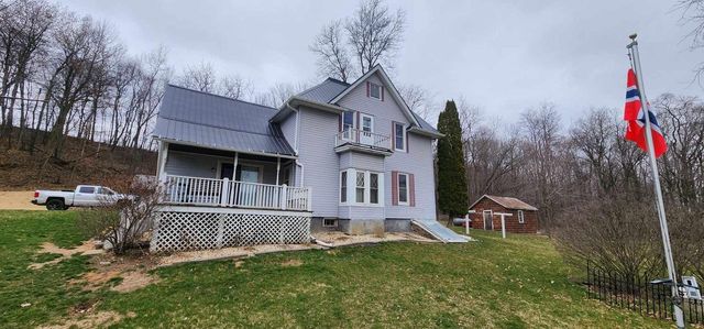 S1205 County Road Y, Wonewoc, WI 53968