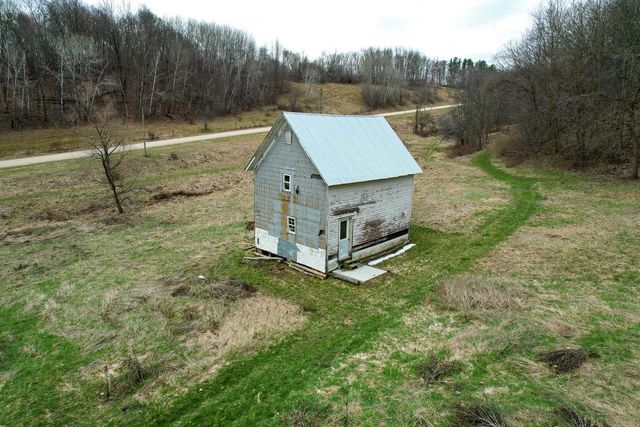 S1205 County Road Y, Wonewoc, WI 53968