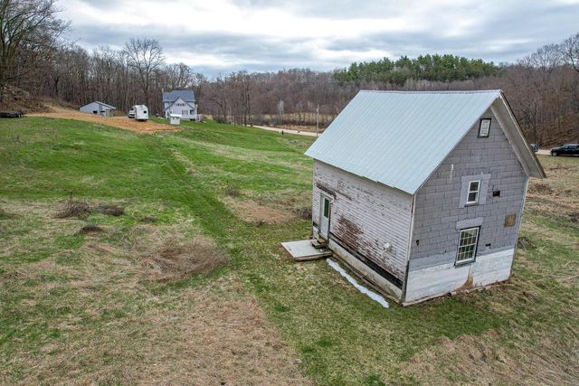 S1205 County Road Y, Wonewoc, WI 53968