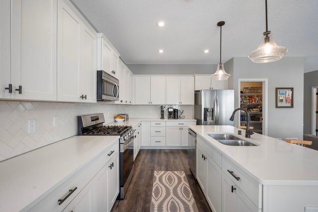 9965 Avocet Street NW, Coon Rapids, MN 55433