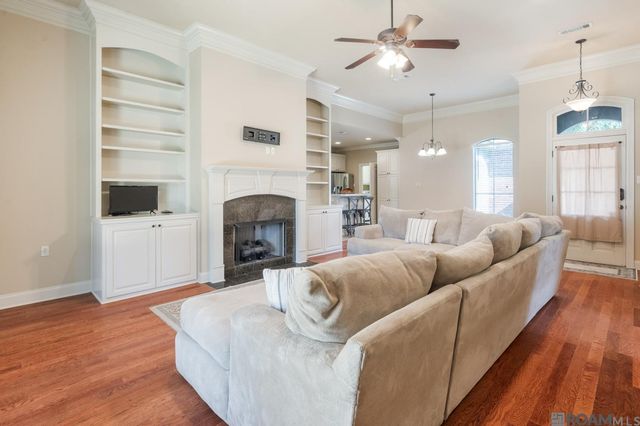 42221 Conifer Dr, Gonzales, LA 70737