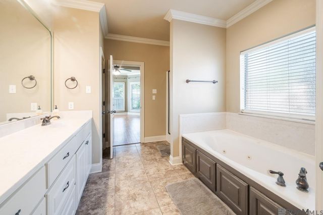 42221 Conifer Dr, Gonzales, LA 70737