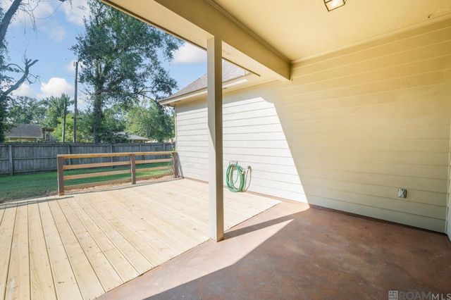 42221 Conifer Dr, Gonzales, LA 70737