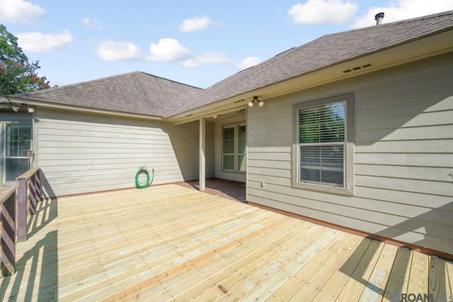 42221 Conifer Dr, Gonzales, LA 70737