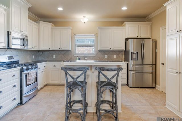 42221 Conifer Dr, Gonzales, LA 70737