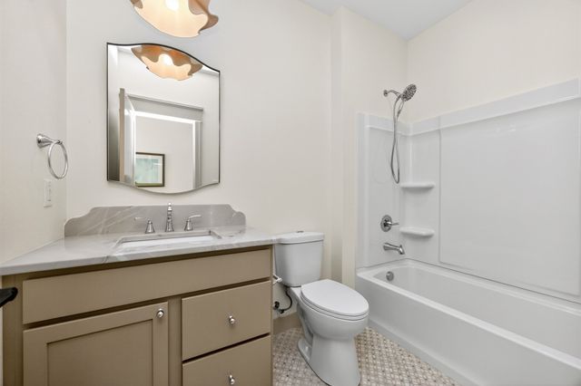 2920 NW 27th Court, Ankeny, IA 50023