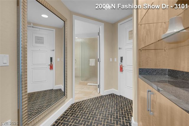 2000 North Fashion Show Drive 3101, Las Vegas, NV 89109