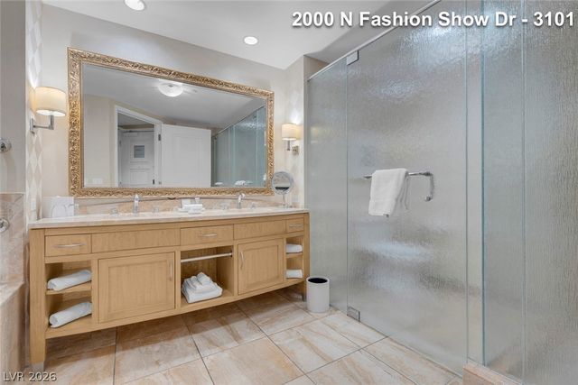 2000 North Fashion Show Drive 3101, Las Vegas, NV 89109