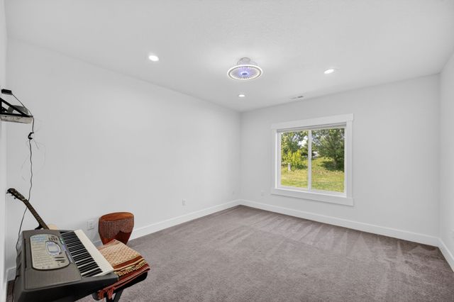 2004 NE Park Drive, Grimes, IA 50111