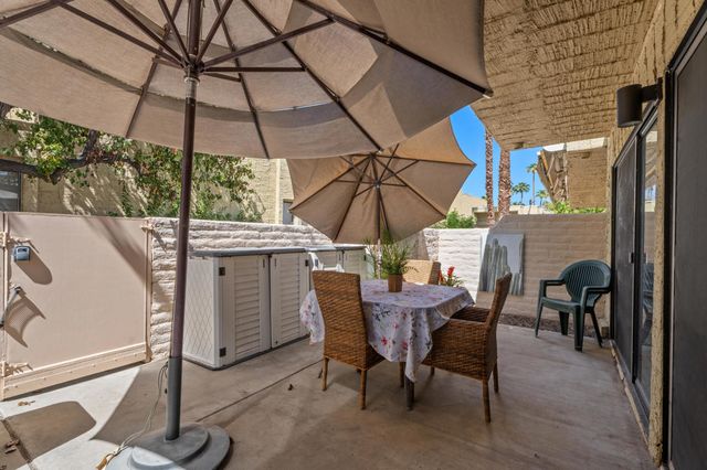 2433 Los Patos Drive, Palm Springs, CA 92264