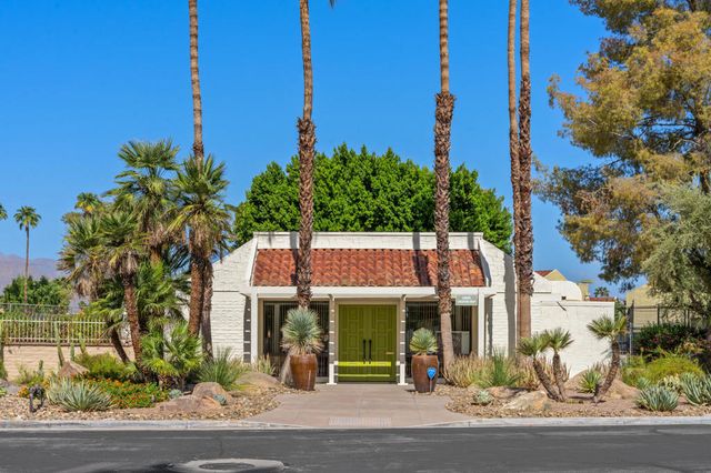 2433 Los Patos Drive, Palm Springs, CA 92264