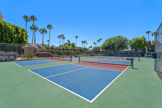 2433 Los Patos Drive, Palm Springs, CA 92264