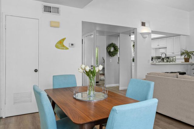 2433 Los Patos Drive, Palm Springs, CA 92264