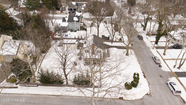 52 Rumson Place, Little Silver, NJ 07739