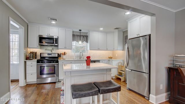 52 Rumson Place, Little Silver, NJ 07739