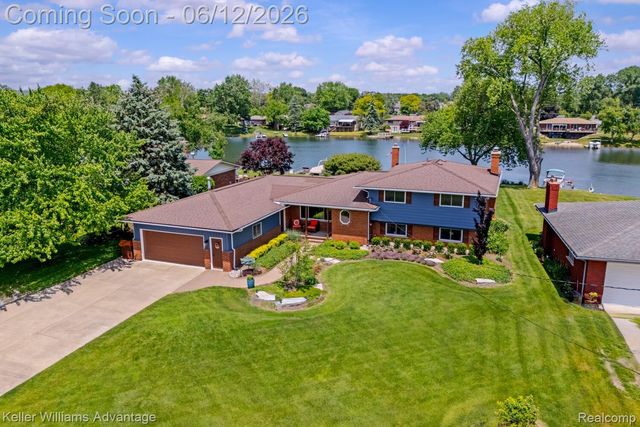 9110 Sandy Ridge Drive, White Lake Charter Township, MI 48386