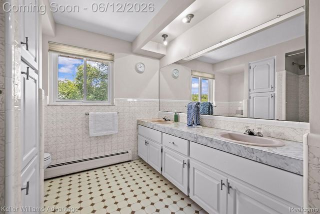 9110 Sandy Ridge Drive, White Lake Charter Township, MI 48386