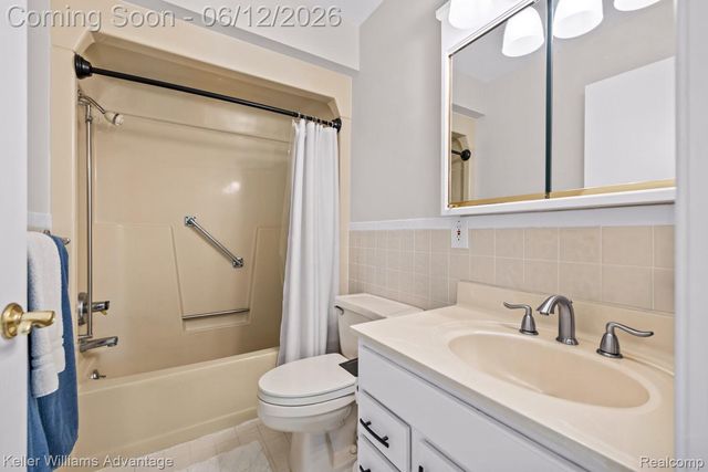 9110 Sandy Ridge Drive, White Lake Charter Township, MI 48386