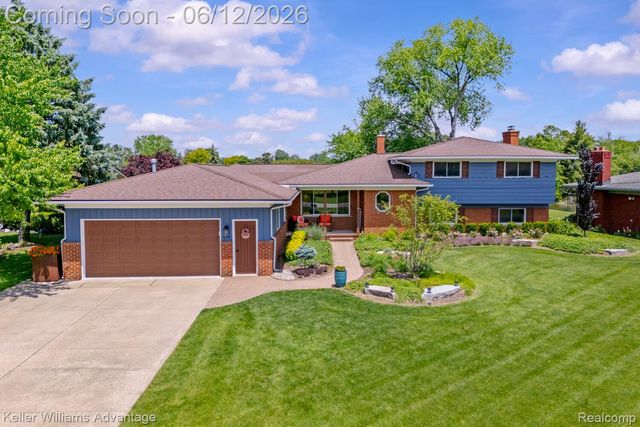 9110 Sandy Ridge Drive, White Lake Charter Township, MI 48386