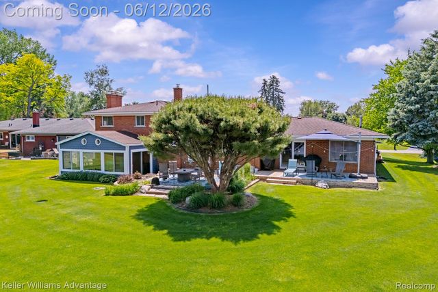 9110 Sandy Ridge Drive, White Lake Charter Township, MI 48386