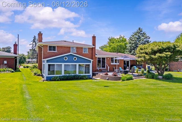 9110 Sandy Ridge Drive, White Lake Charter Township, MI 48386
