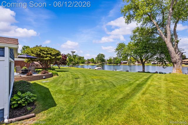9110 Sandy Ridge Drive, White Lake Charter Township, MI 48386