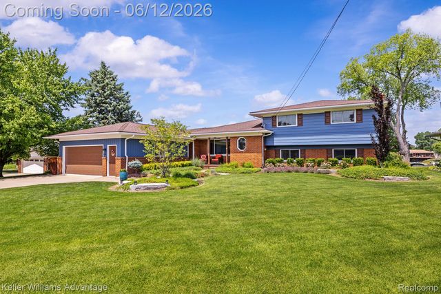 9110 Sandy Ridge Drive, White Lake Charter Township, MI 48386