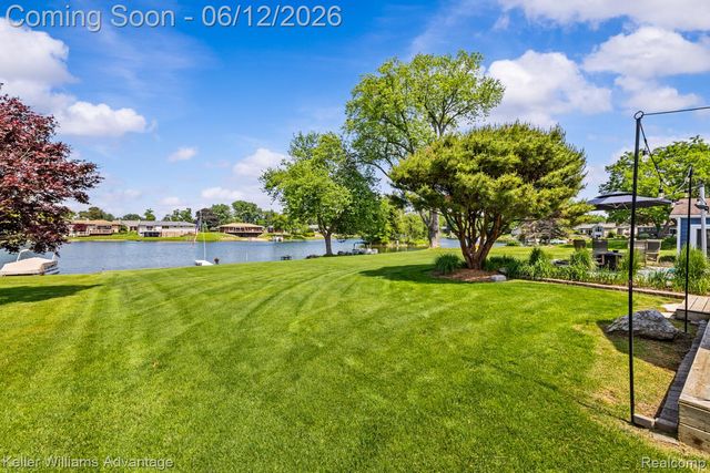 9110 Sandy Ridge Drive, White Lake Charter Township, MI 48386