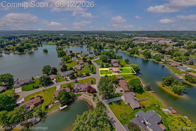 9110 Sandy Ridge Drive, White Lake Charter Township, MI 48386