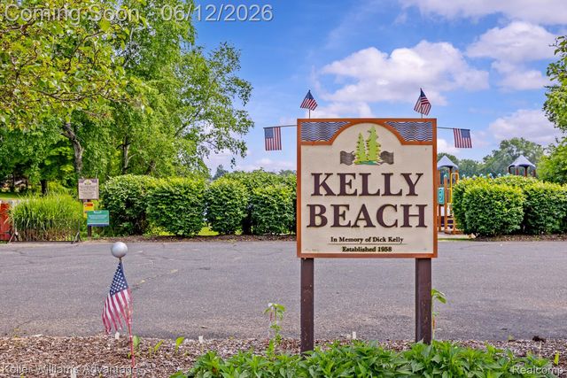 9110 Sandy Ridge Drive, White Lake Charter Township, MI 48386