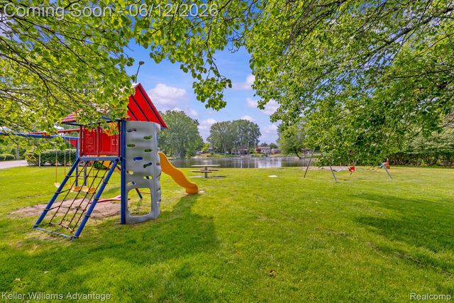 9110 Sandy Ridge Drive, White Lake Charter Township, MI 48386
