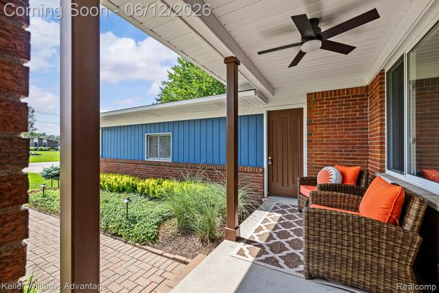 9110 Sandy Ridge Drive, White Lake Charter Township, MI 48386