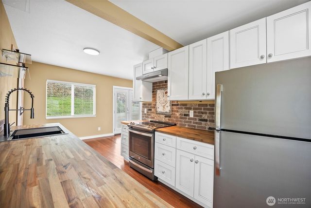 1805 Lawrence Street, Port Orchard, WA 98366