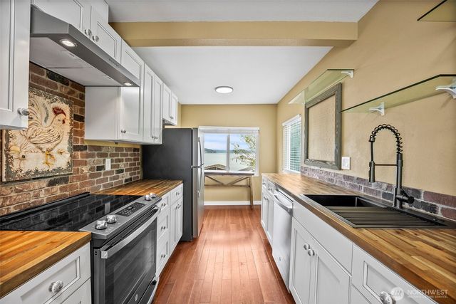 1805 Lawrence Street, Port Orchard, WA 98366