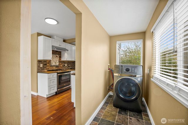 1805 Lawrence Street, Port Orchard, WA 98366