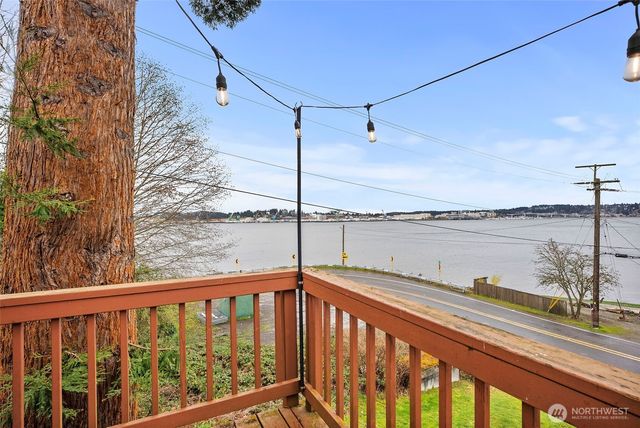 1805 Lawrence Street, Port Orchard, WA 98366