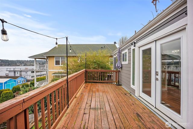 1805 Lawrence Street, Port Orchard, WA 98366