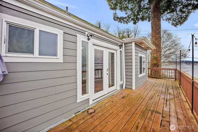 1805 Lawrence Street, Port Orchard, WA 98366