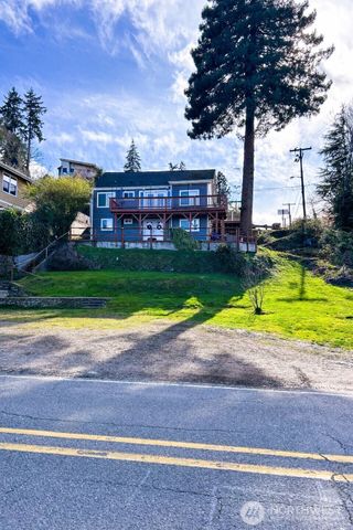 1805 Lawrence Street, Port Orchard, WA 98366