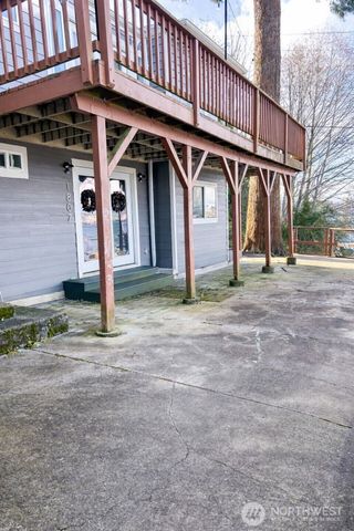 1805 Lawrence Street, Port Orchard, WA 98366