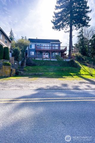 1805 Lawrence Street, Port Orchard, WA 98366