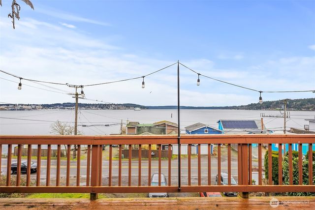 1805 Lawrence Street, Port Orchard, WA 98366