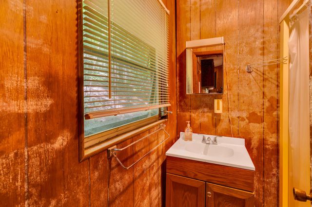 16129 Lakewood Drive, Sale Creek, TN 37373