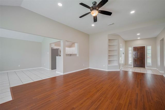 2855 Lake View Drive, Missouri City, TX 77459