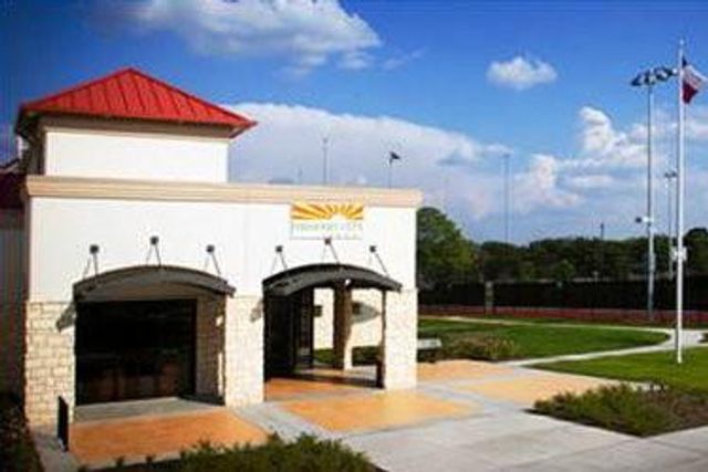 2855 Lake View Drive, Missouri City, TX 77459