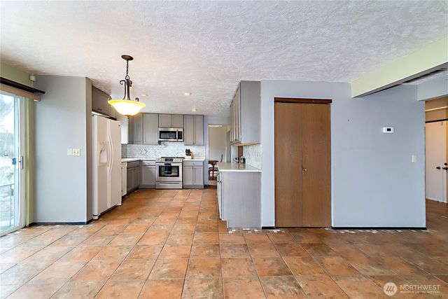 2219 S Beaumont Drive, Moses Lake, WA 98837