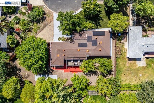 1210 Kendall Ct, Walnut Creek, CA 94595