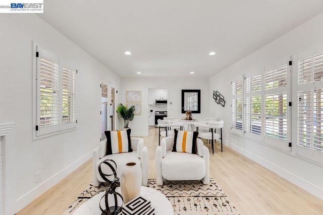 1210 Kendall Ct, Walnut Creek, CA 94595